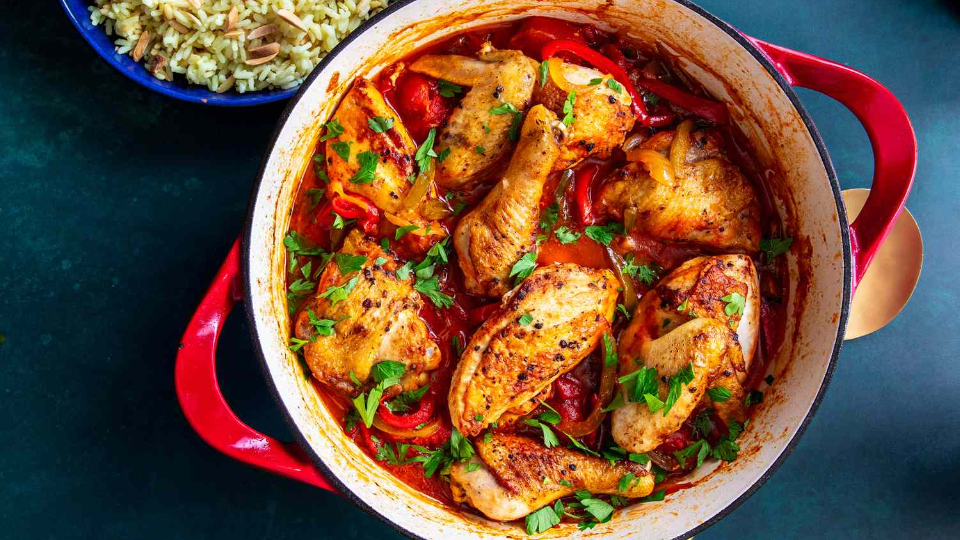 Poulet Basquaise : Un plat de poulet coloré du Pays basque